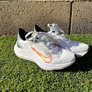 Nike Air Zoom Winflo 7 Women's Running Shoes in White, Size: 6